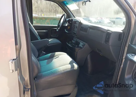 2002 Chevrolet Express из США, поврежденный, VIN 1GCEG15WX21148657